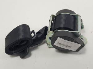CINTURON SEGURIDAD TRASERO CENTRAL 888500009R RENAULT SCENIC III (JZ) Autodesguaces Alicante