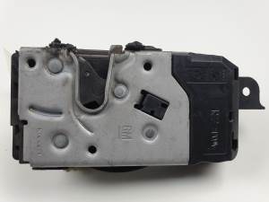 CERRADURA PUERTA DELANTERA DERECHA 13210749 OPEL ASTRA GTC Autodesguaces Alicante