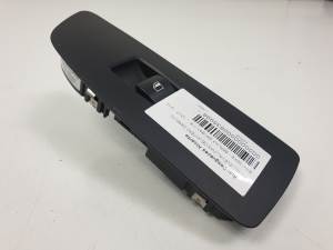 MANDO ELEVALUNAS DELANTERO DERECHO 6935534 BMW SERIE 1 BERLINA (E81/E87) Autodesguaces Alicante