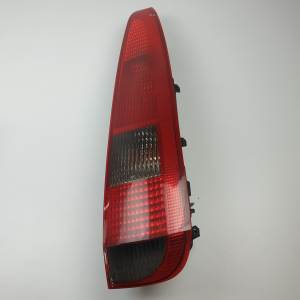 PILOTO TRASERO DERECHO 2N1113A602B FORD FUSION (CBK) Autodesguaces Alicante