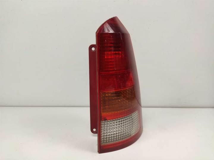 PILOTO TRASERO DERECHO FORD FOCUS TURNIER (CAK) Autodesguaces Alicante