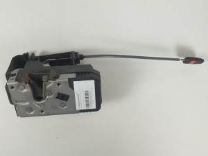 CERRADURA PUERTA DELANTERA DERECHA 24444016 OPEL ZAFIRA A Autodesguaces Alicante