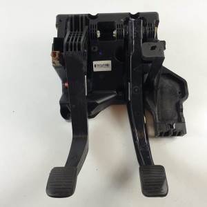 PEDAL EMBRAGUE 2582501055 PEUGEOT BOXER CAJA CERRADA Autodesguaces Alicante