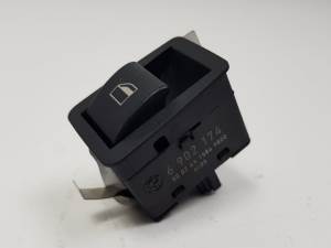 MANDO ELEVALUNAS TRASERO DERECHO 6902174 BMW SERIE 3 TOURING (E46) Autodesguaces Alicante