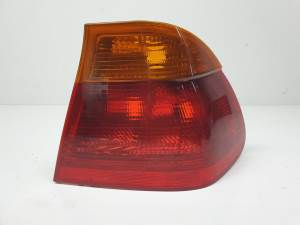 PILOTO TRASERO DERECHO 8364922901 BMW SERIE 3 BERLINA (E46) Autodesguaces Alicante