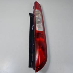 PILOTO TRASERO DERECHO 4M5113404A FORD FOCUS BERLINA (CAP) Autodesguaces Alicante