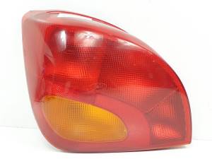 PILOTO TRASERO IZQUIERDO 96FG13A603 FORD FIESTA BERLINA Autodesguaces Alicante