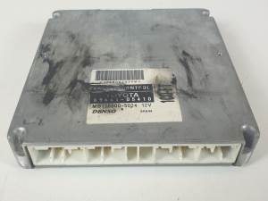 CENTRALITA MOTOR UCE 8966105410 TOYOTA AVENSIS BERLINA (T22) Autodesguaces Alicante