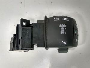 MANDO MULTIFUNCION 255520014R RENAULT MEGANE III BERLINA 5P Autodesguaces Alicante