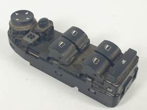 MANDO ELEVALUNAS DELANTERO IZQUIERDO 9122101001 BMW SERIE 5 BERLINA (E60) Autodesguaces Alicante