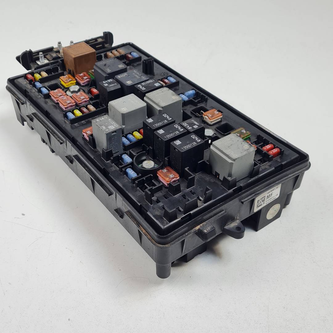 CAJA RELES / FUSIBLES - 13222782 - OPEL - INSIGNIA BERLINA