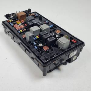 CAJA RELES / FUSIBLES 13222782 OPEL INSIGNIA BERLINA Autodesguaces Alicante