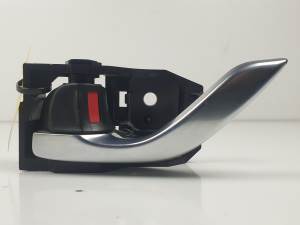 MANETA INTERIOR TRASERA IZQUIERDA T8315KD53 MAZDA CX-5 Autodesguaces Alicante