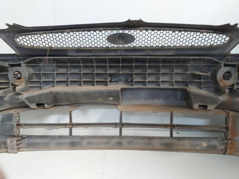PARAGOLPES DELANTERO