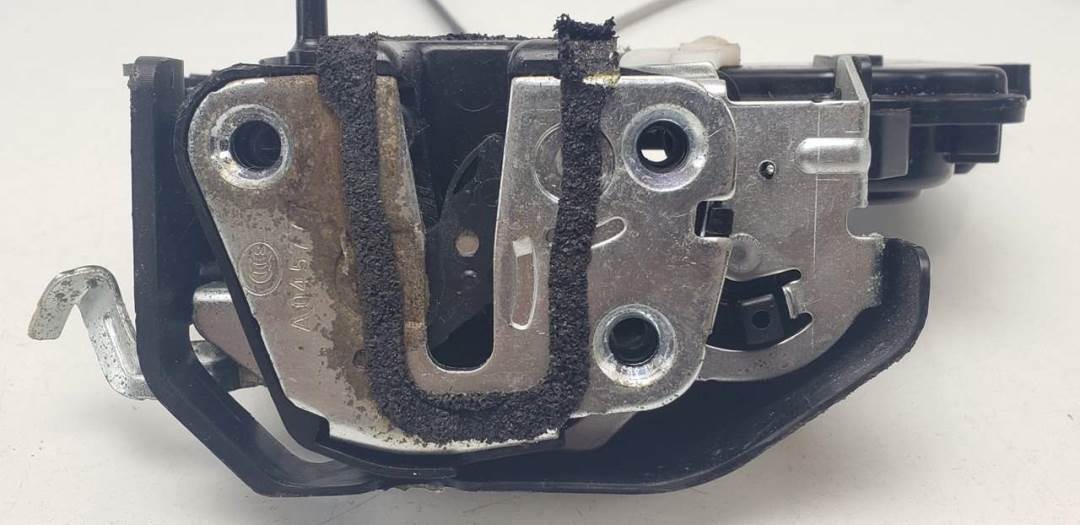 CERRADURA PUERTA TRASERA IZQUIERDA - 814101D010 - KIA - CARENS (UN)