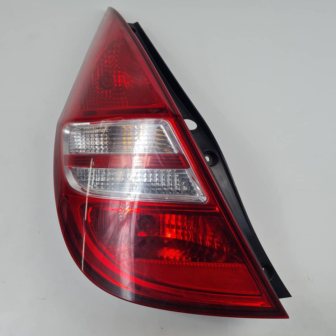 PILOTO TRASERO IZQUIERDO - 924012R0 - HYUNDAI - I30 (FD)