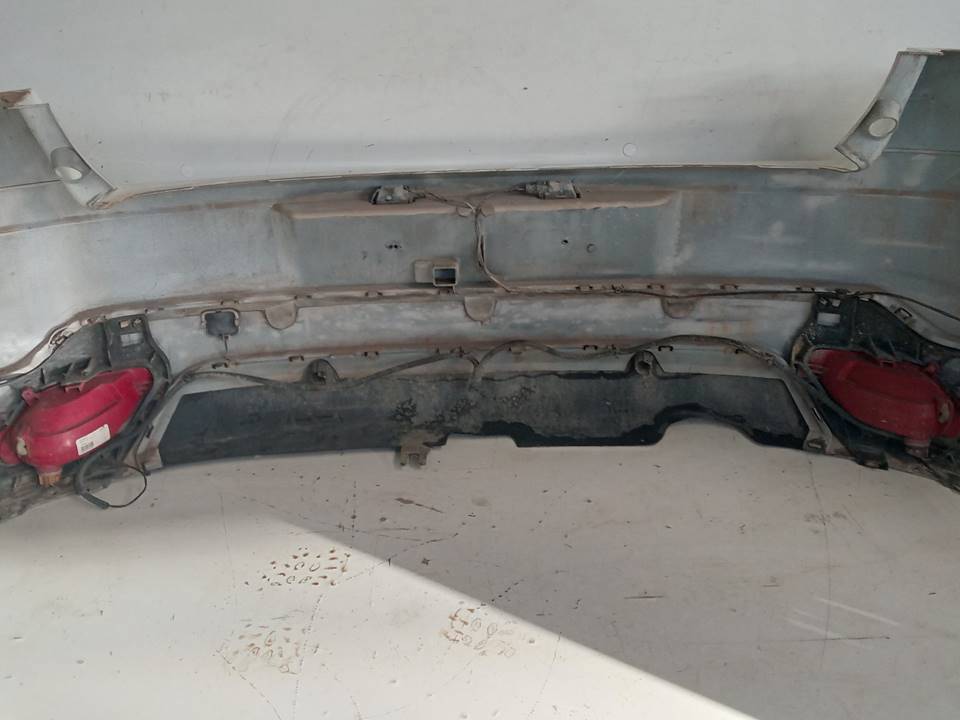 PARAGOLPES TRASERO