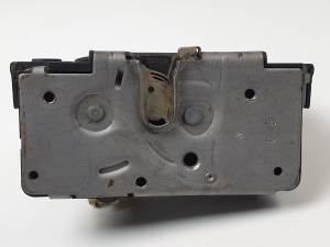 CERRADURA PUERTA DELANTERA DERECHA 13258274 OPEL CORSA D Autodesguaces Alicante