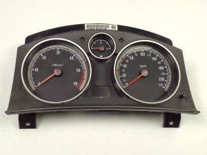 CUADRO INSTRUMENTOS 110080261034 OPEL ASTRA H BERLINA Autodesguaces Alicante