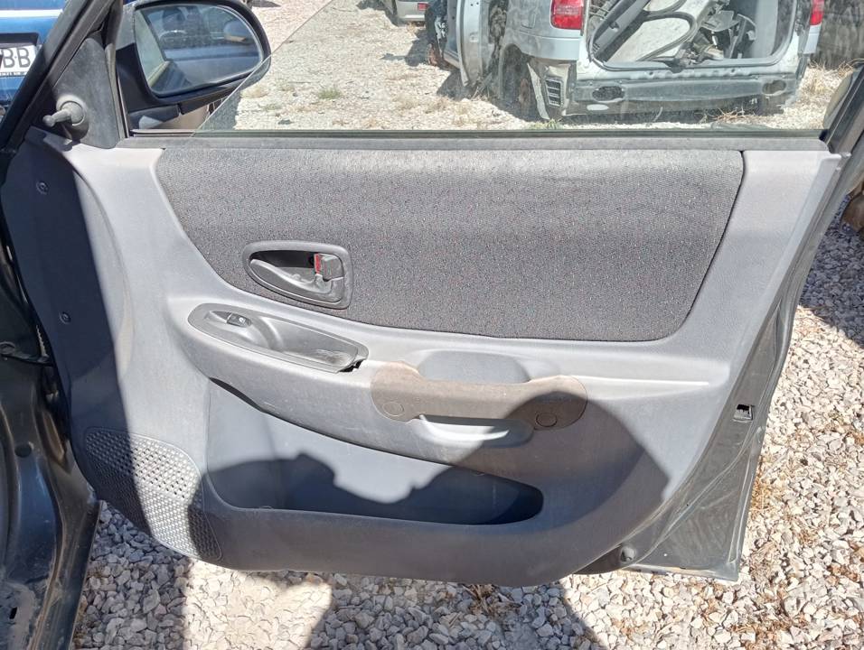 GUARNECIDO PUERTA DELANTERA DERECHA