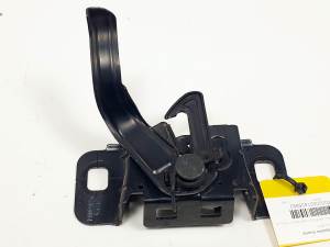 CERRADURA CAPOT 13345631 OPEL ASTRA J SPORTS TOURER Autodesguaces Alicante