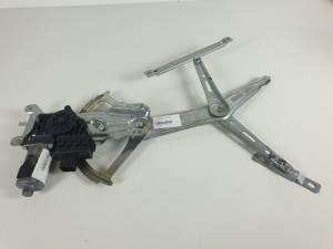 ELEVALUNAS DELANTERO DERECHO 0130321455 OPEL ZAFIRA B Autodesguaces Alicante