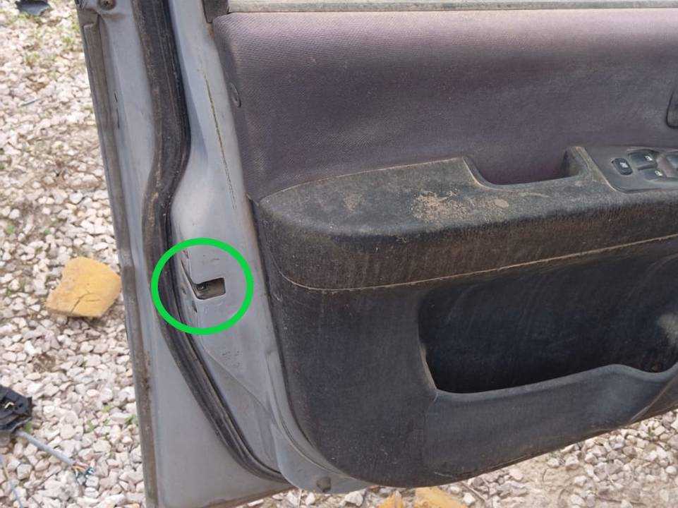 CERRADURA PUERTA DELANTERA IZQUIERDA