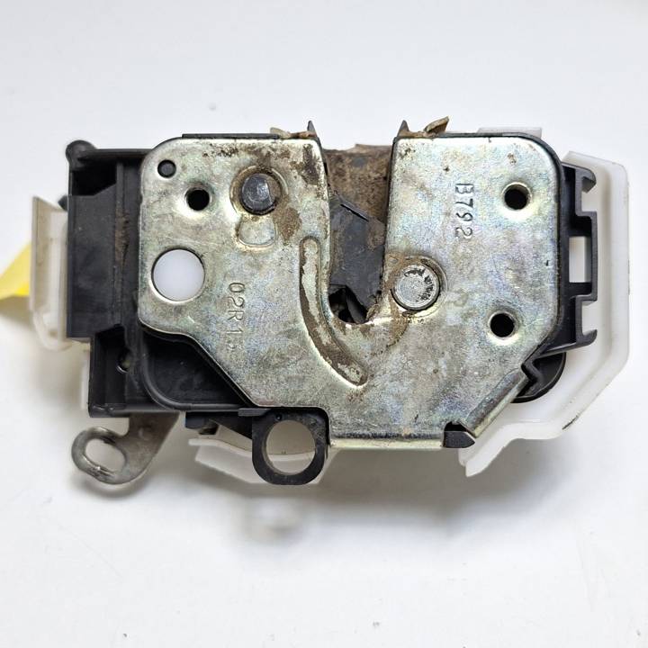 CERRADURA PUERTA DELANTERA DERECHA 51912422 FORD KA (CCU) Autodesguaces Alicante