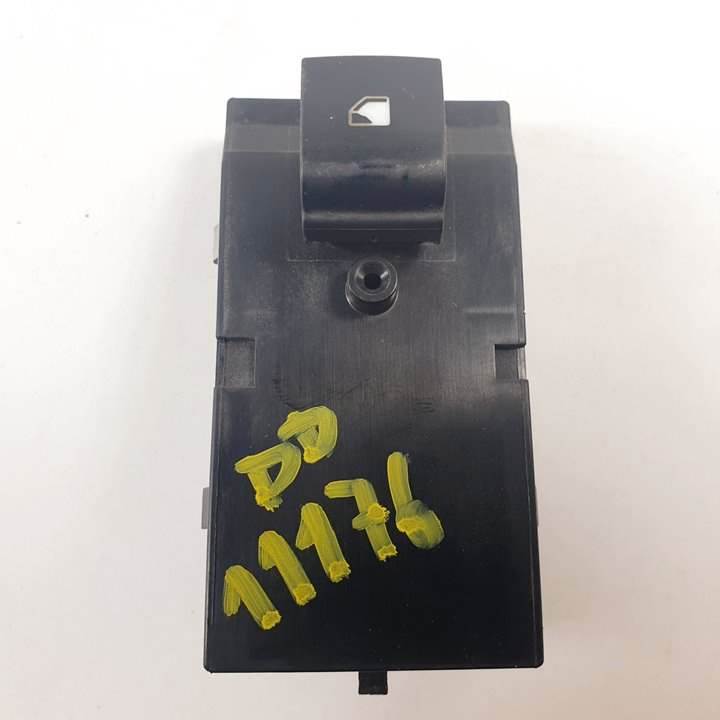 MANDO ELEVALUNAS DELANTERO DERECHO