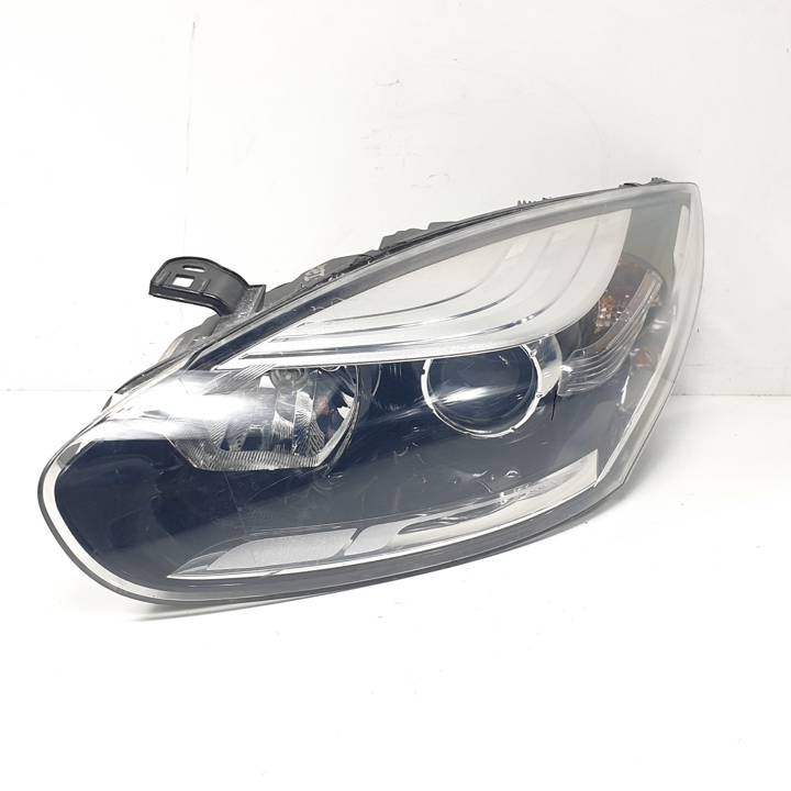 FARO IZQUIERDO 260605817R RENAULT MEGANE III SPORT TOURER Autodesguaces Alicante