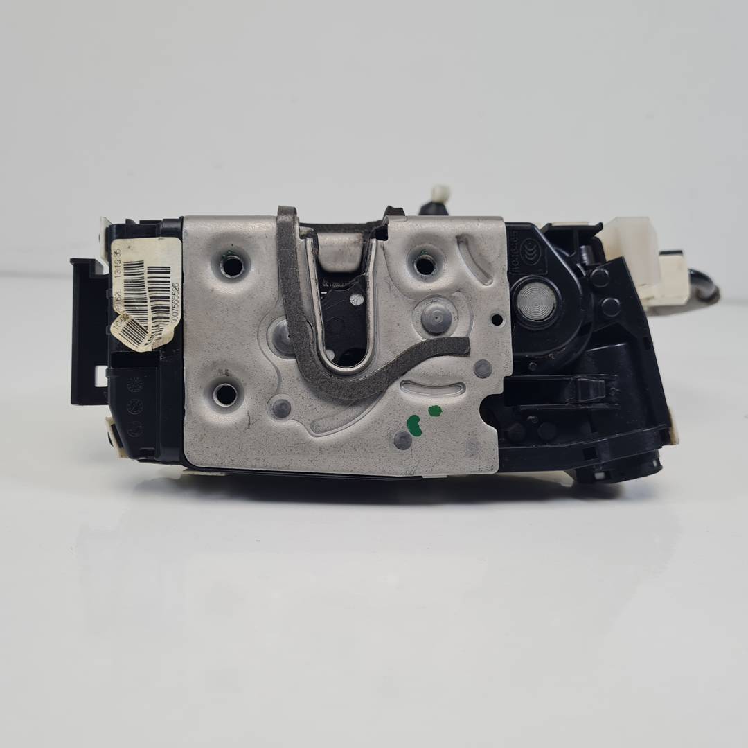 CERRADURA PUERTA TRASERA IZQUIERDA - A2047302135 - MERCEDES - CLASE E (W212) FAMILIAR