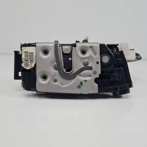 CERRADURA PUERTA TRASERA IZQUIERDA A2047302135 MERCEDES CLASE E (W212) FAMILIAR Autodesguaces Alicante