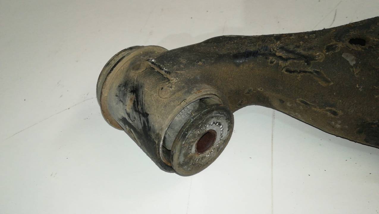 BRAZO SUSPENSION INFERIOR DELANTERO DERECHO