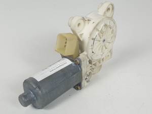 MOTOR ELEVALUNAS DELANTERO IZQUIERDO A2118202942 MERCEDES CLASE E (W211) BERLINA Autodesguaces Alicante