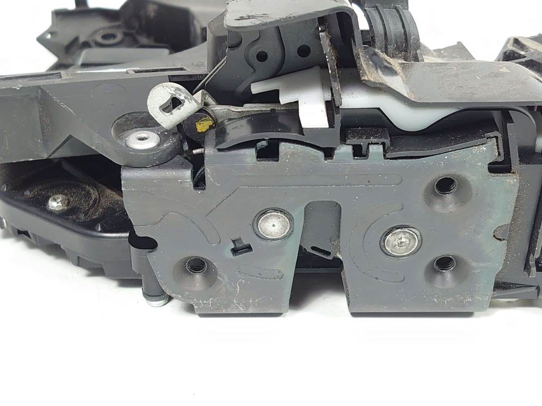Serrure de porte arrière gauche - LH30699111 - VOLVO - V50 FAMILIAR