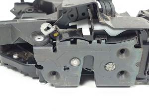CERRADURA PUERTA TRASERA IZQUIERDA LH30699111 VOLVO V50 FAMILIAR Autodesguaces Alicante