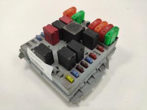 CAJA RELES / FUSIBLES 51742419 ALFA ROMEO 147 (190) Autodesguaces Alicante