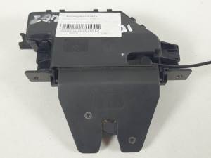 CERRADURA MALETERO / PORTON 8196401 BMW SERIE 1 BERLINA (E81/E87) Autodesguaces Alicante