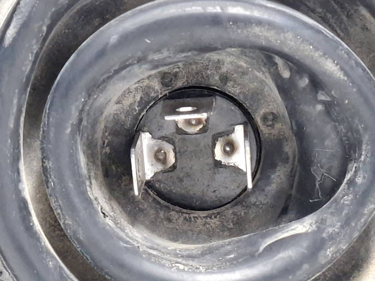 Foto 4 de Faro Izquierdo Nissan Cabstar ->09.06 (2006–2013)