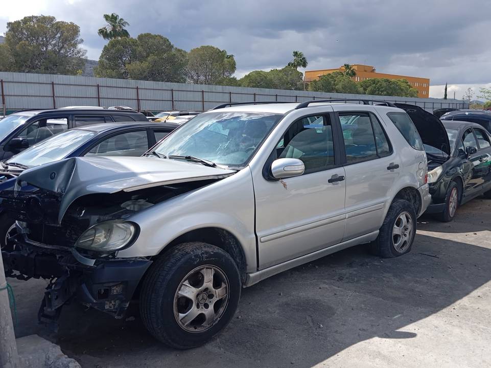 ELEVALUNAS DELANTERO IZQUIERDO