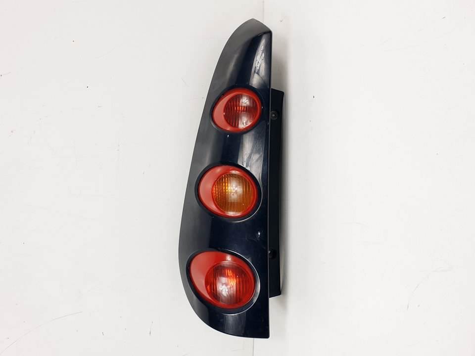 PILOTO TRASERO IZQUIERDO - A4548200164 - SMART - FORFOUR (W454)