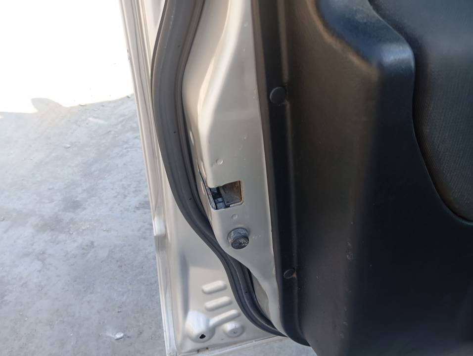 CERRADURA PUERTA DELANTERA IZQUIERDA