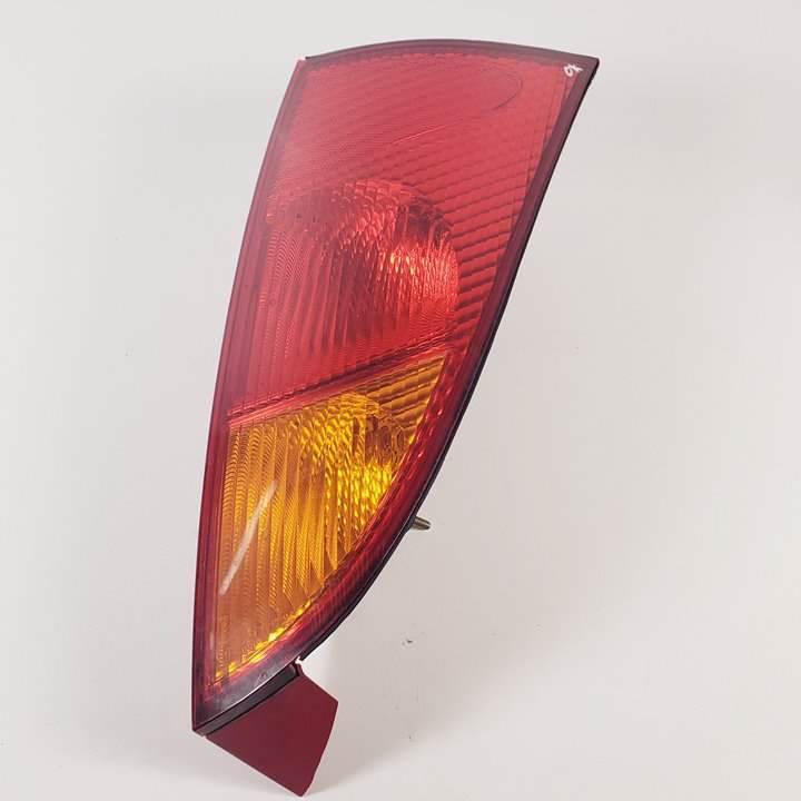 PILOTO TRASERO DERECHO - FORD - FOCUS BERLINA (CAK)