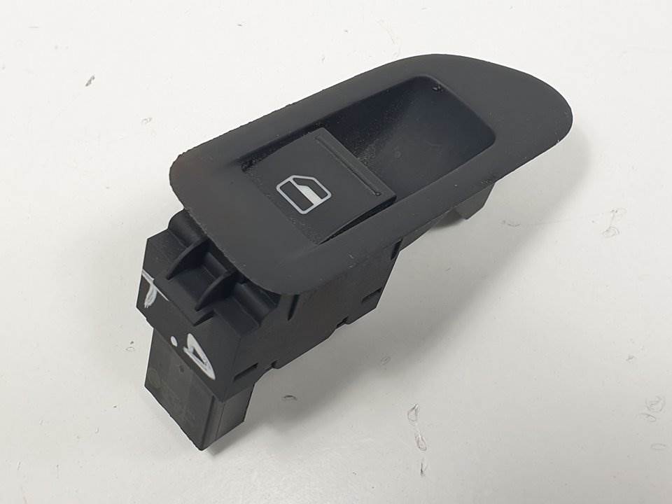 MANDO ELEVALUNAS TRASERO DERECHO - 5K4868346 - VOLKSWAGEN - GOLF VI (5K1)
