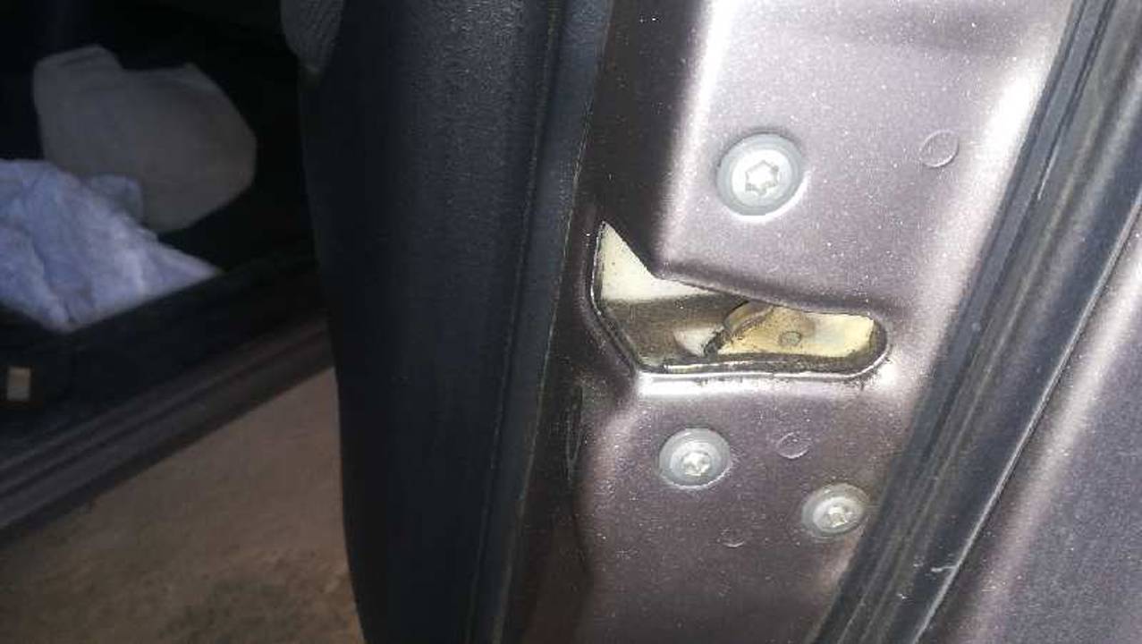 CERRADURA PUERTA DELANTERA DERECHA
