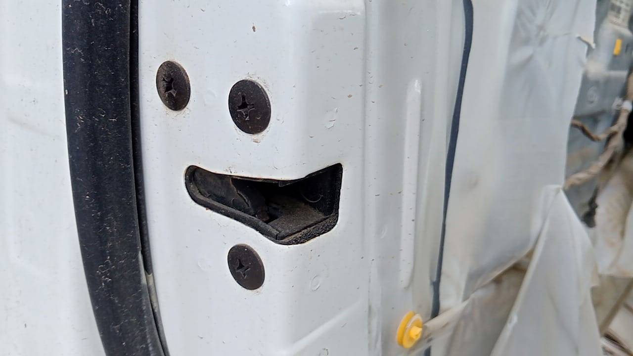CERRADURA PUERTA DELANTERA IZQUIERDA