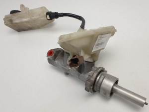 BOMBA FRENO 22447579 CITROEN C4 COUPE Autodesguaces Alicante