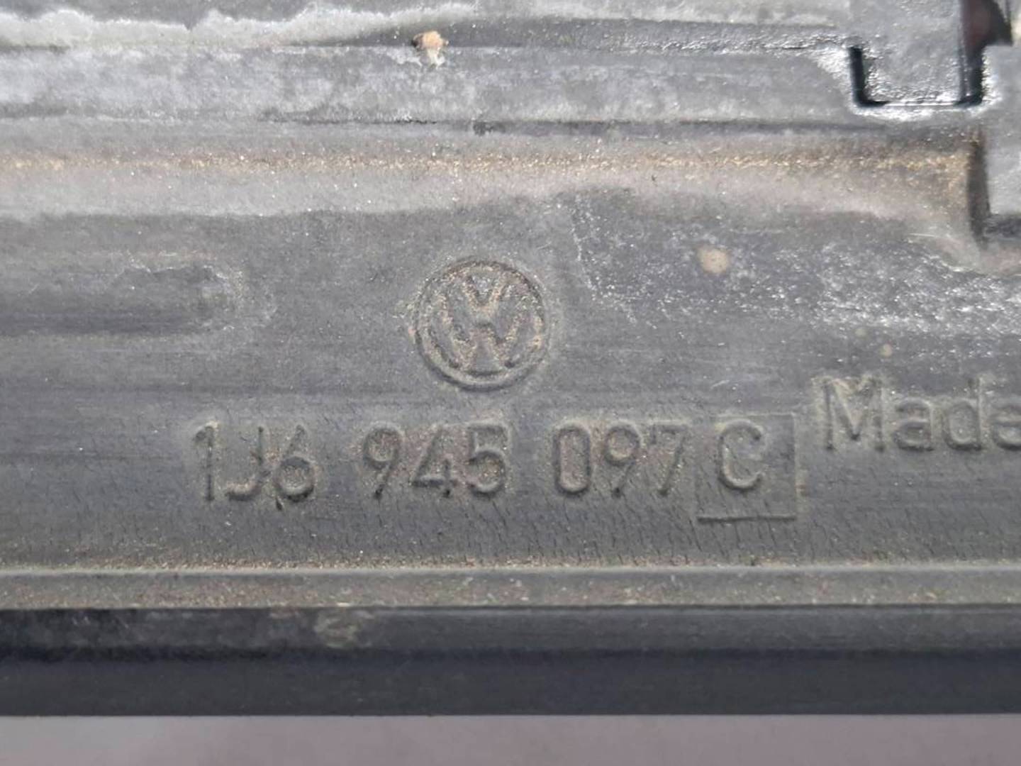 Foto 4 de LUZ Central DE Freno Volkswagen Golf IV Berlina (1j1) (1997–2003)