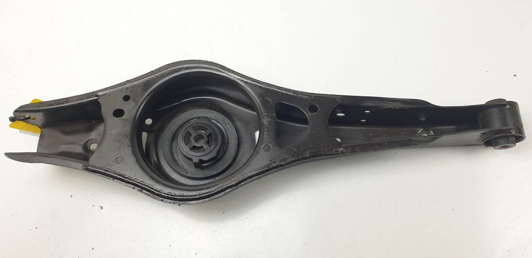 BRAZO SUSPENSION INFERIOR TRASERO IZQUIERDO - VOLKSWAGEN - GOLF VI (5K1)