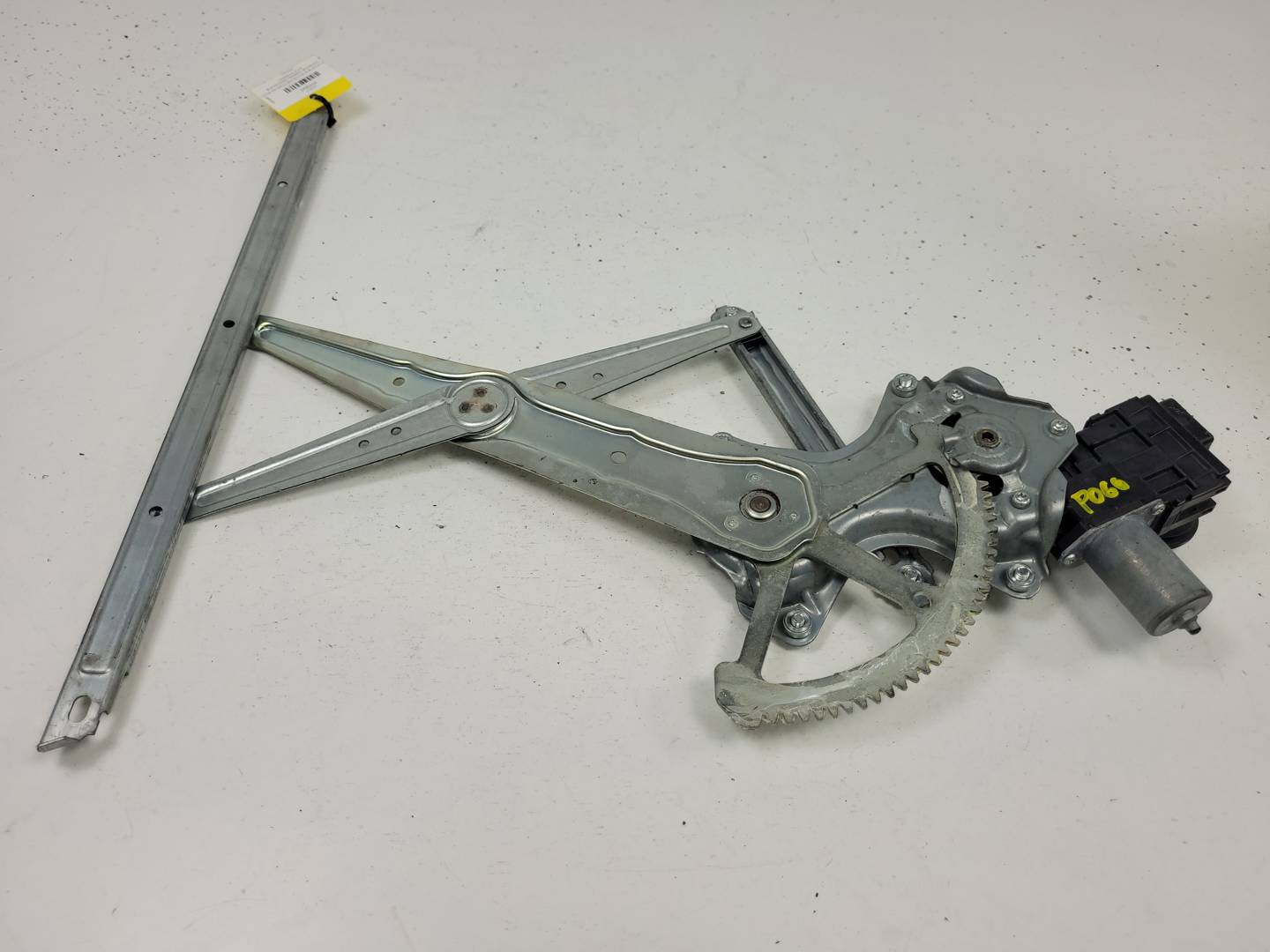 ELEVALUNAS TRASERO IZQUIERDO - 8572033360 - LEXUS - ES (XZ10)